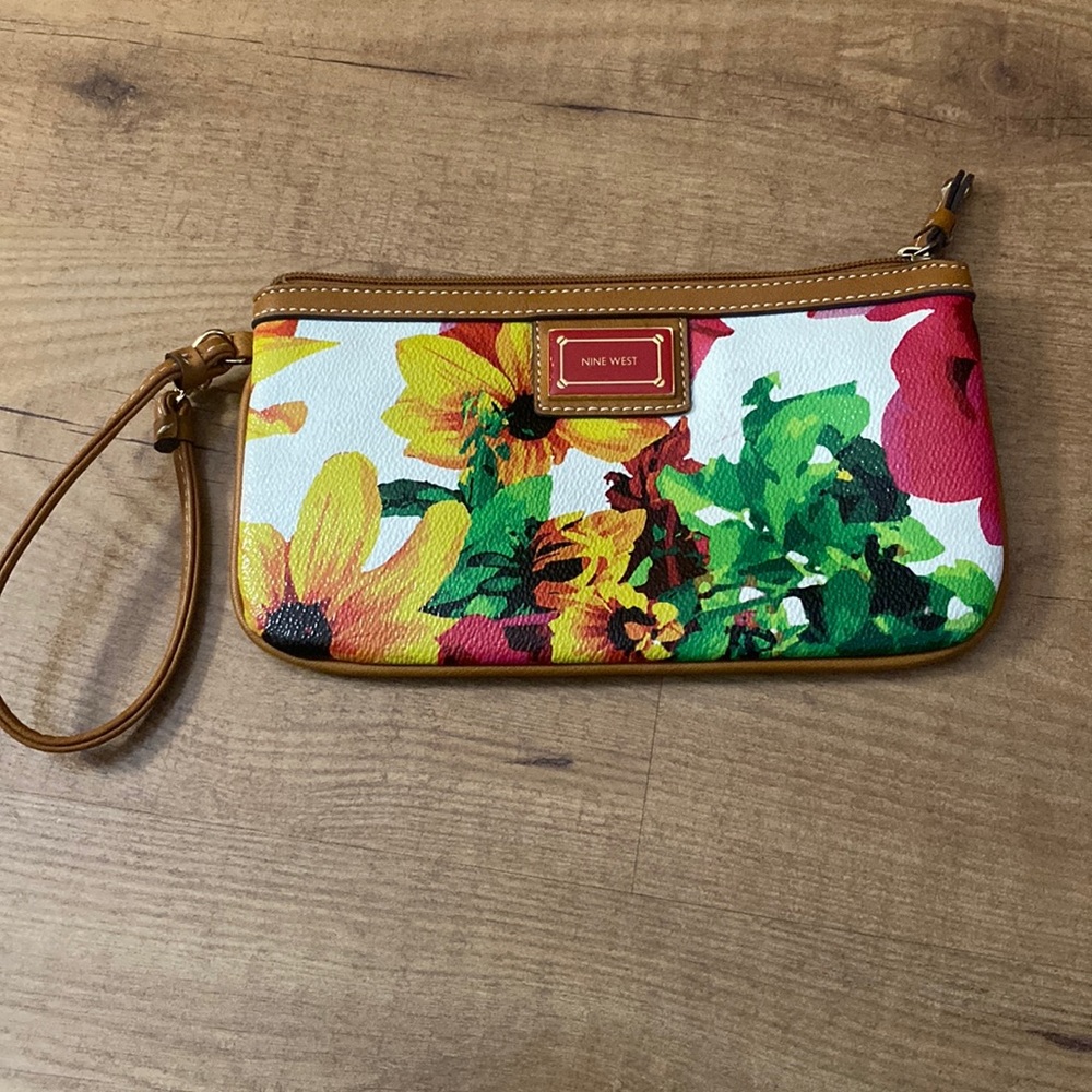 Nine West Floral Wristlet